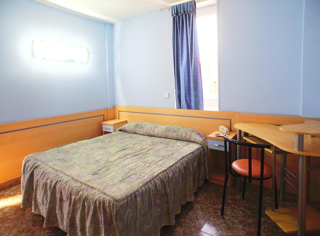 Hostal Xarau Cerdanyola del Valles Room photo